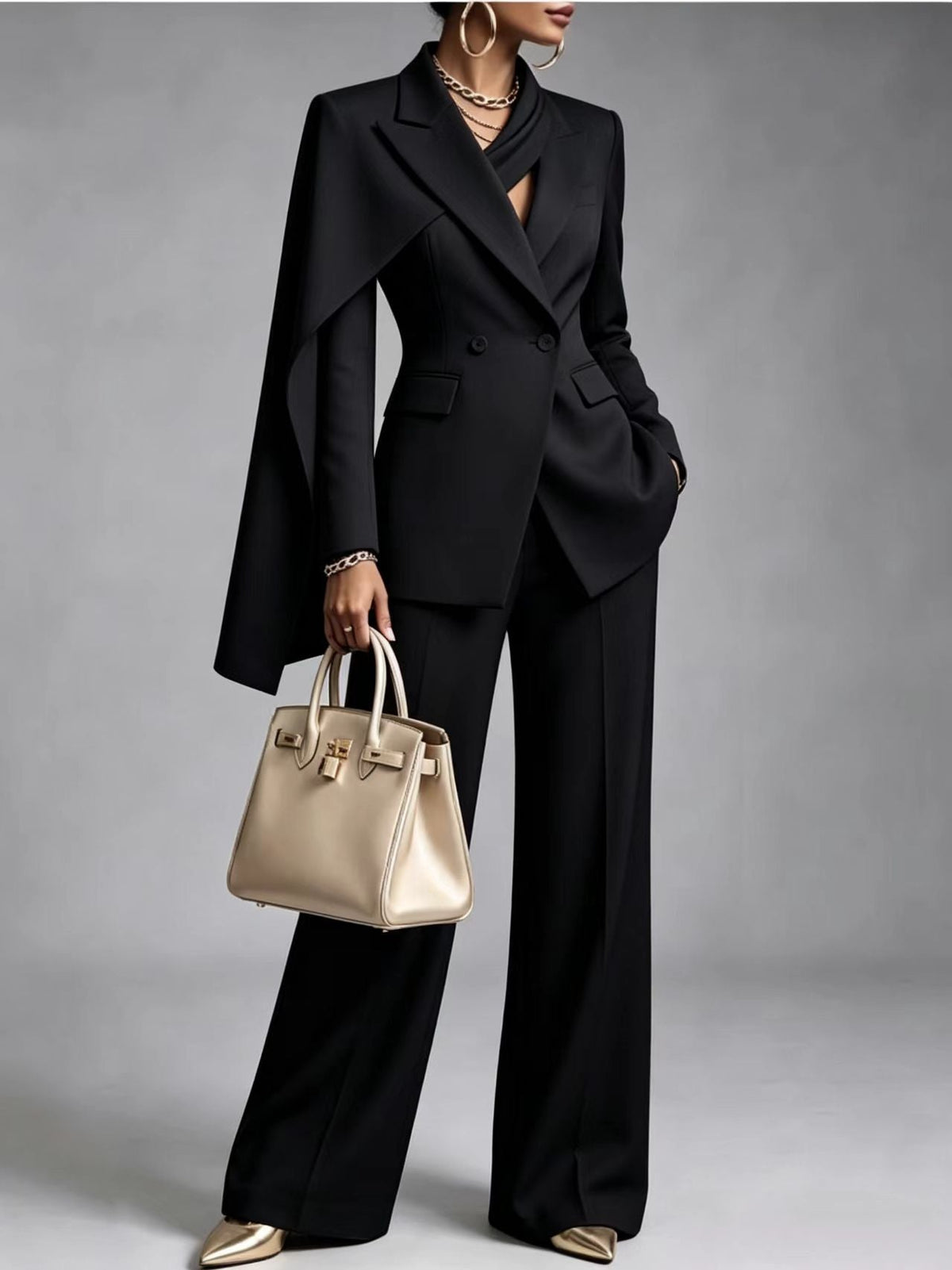 Completo Blazer con Mantella Asimmetrica e Pantaloni