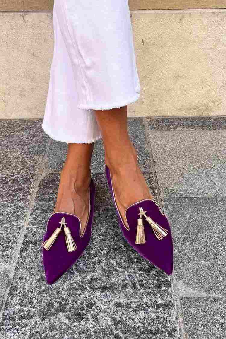 Mocassini Donna a Punta con Nappine Decorative