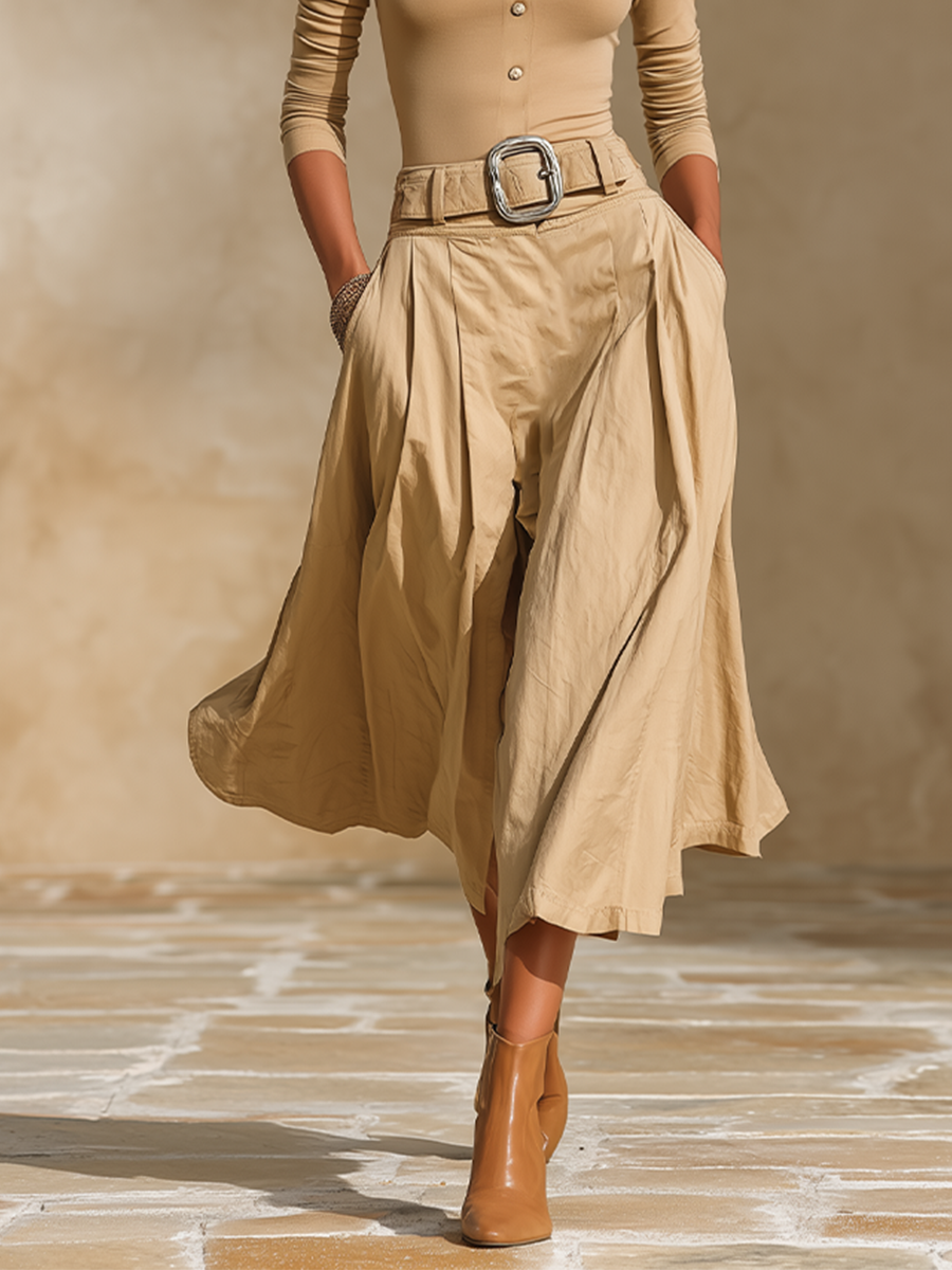 Completo da Donna per Ufficio con Top a Collo Alto, Cintura e Gonna Lunga Plissettata