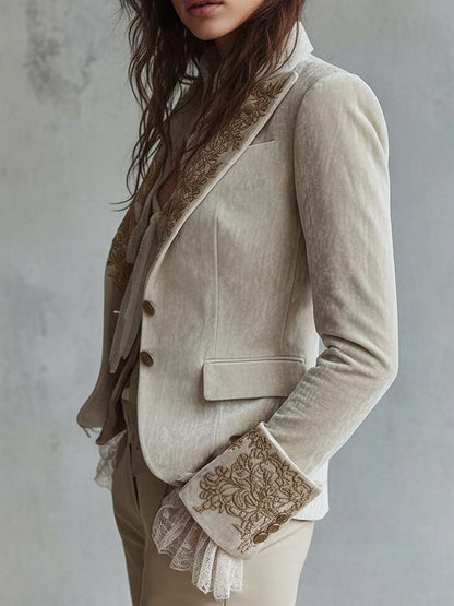 Blazer Donna Sartoriale Beige con Ricami Floreali e Dettagli Decorativi
