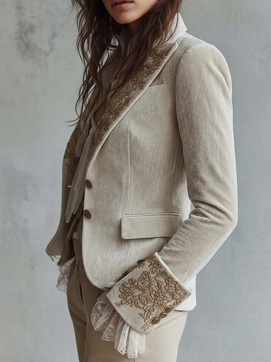 Blazer Donna Sartoriale Beige con Ricami Floreali e Dettagli Decorativi