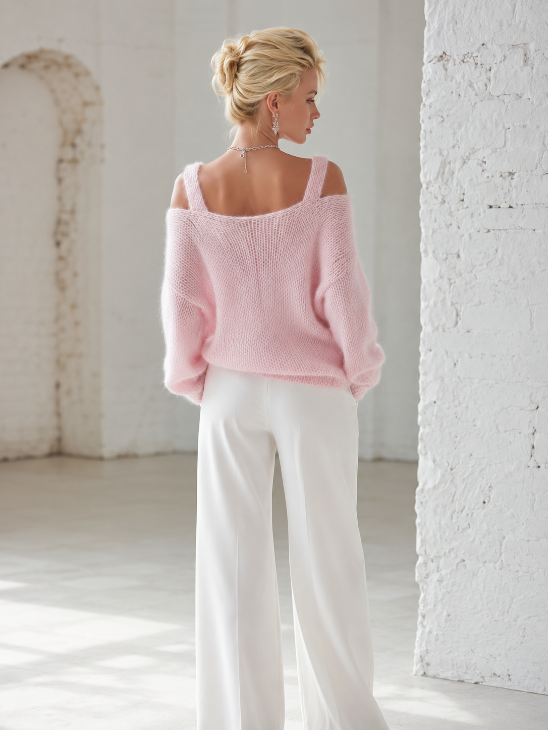 Maglione Donna Rosa in Maglia Morbida con Doppio Spallino