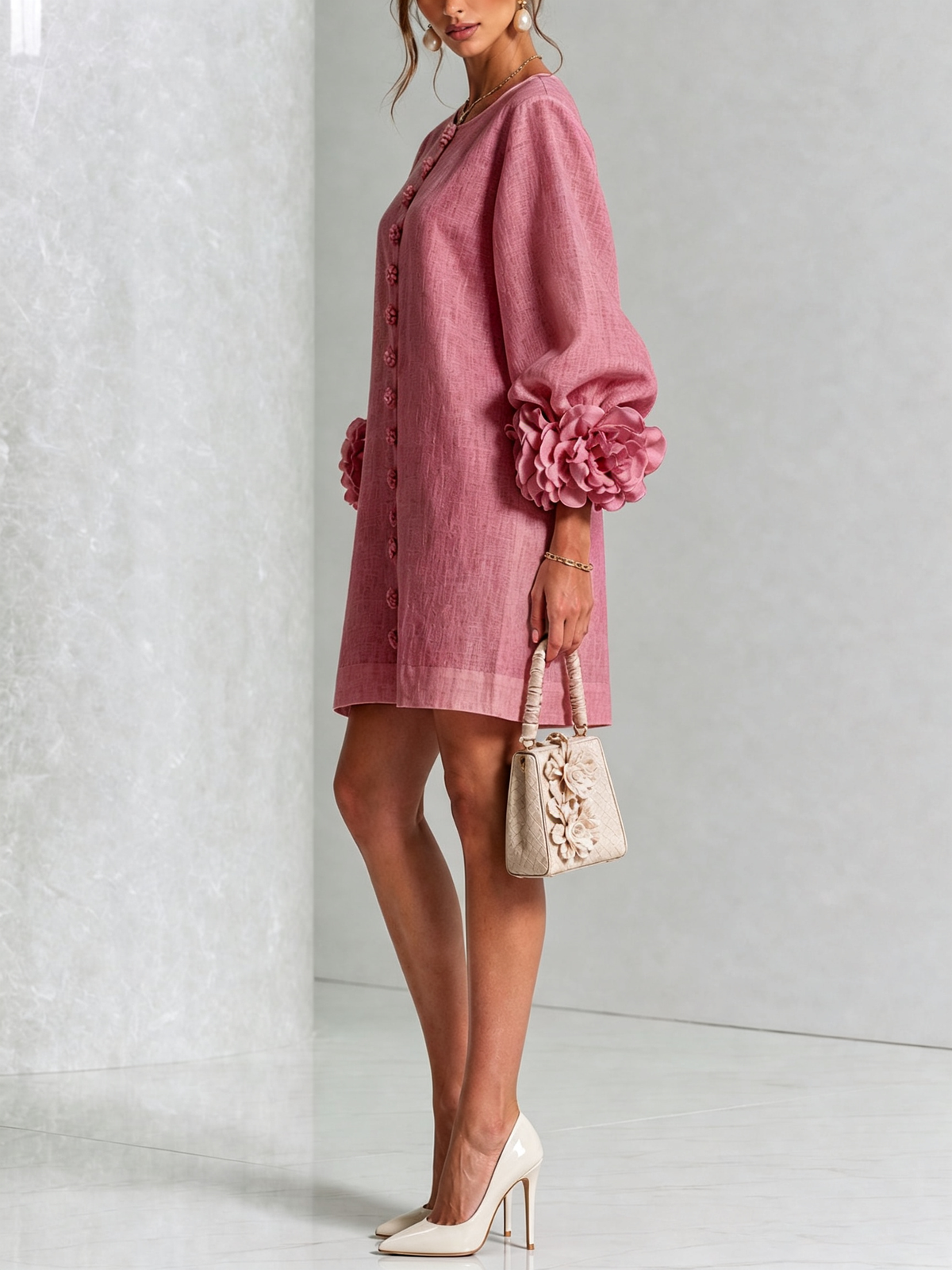 Abito Mini Donna Bianco con Bottoni Frontali e Polsini Floreali