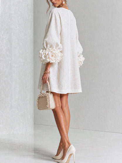 Abito Mini Donna Bianco con Bottoni Frontali e Polsini Floreali