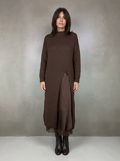 Elga | Abito Lungo in Maglia con Spacco e Sottoveste con Bordo in Pizzo, Cioccolato