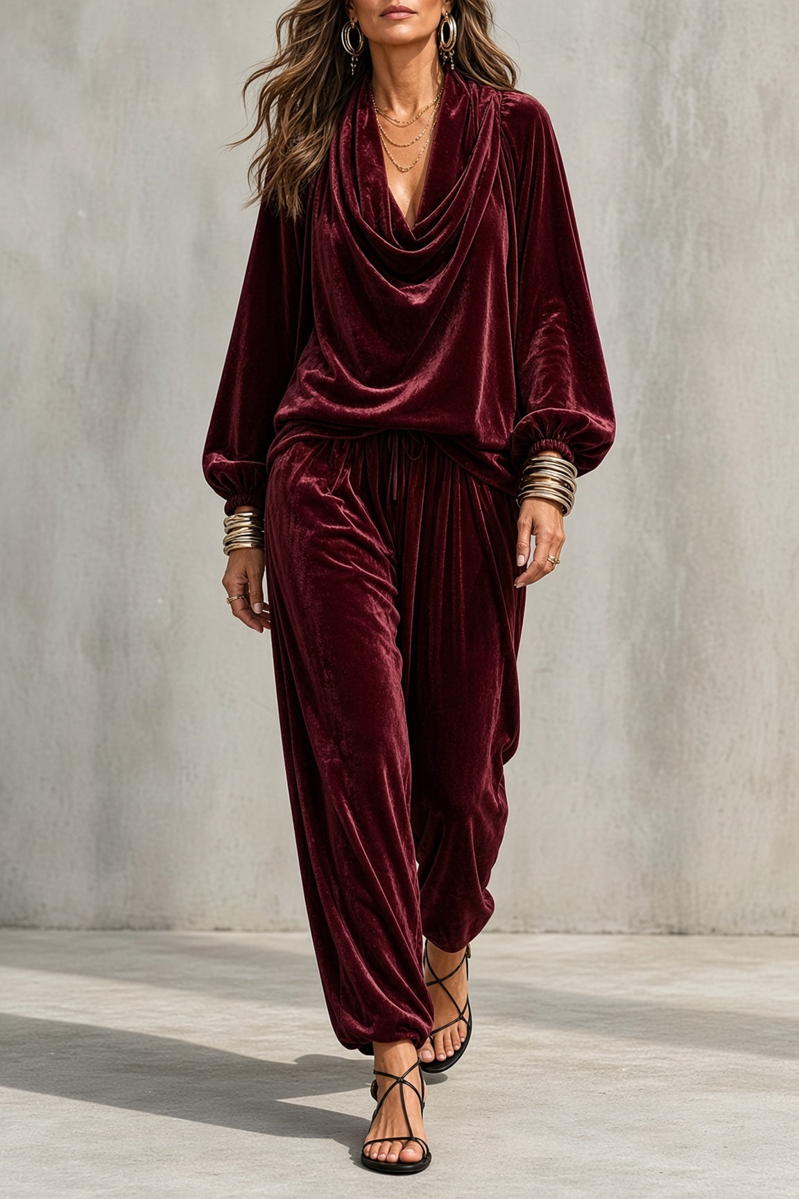 Completo Donna in Velluto con Scollo Drappeggiato e Pantaloni Fluidi