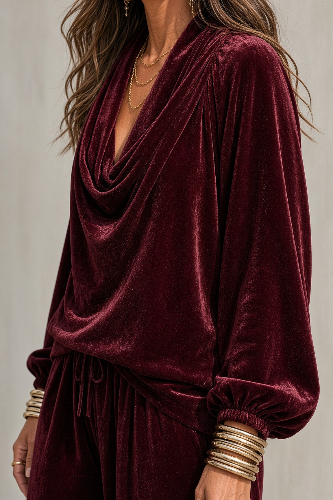 Completo Donna in Velluto con Scollo Drappeggiato e Pantaloni Fluidi